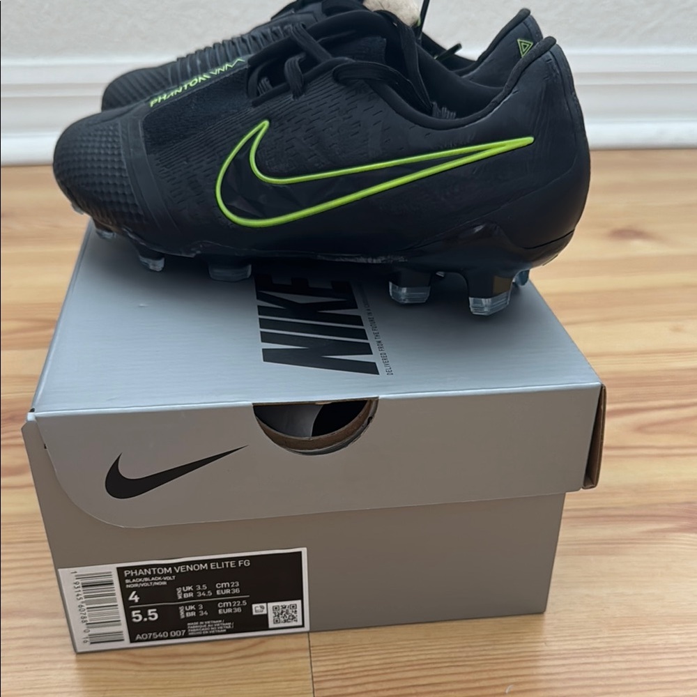 Nike Black and Neon Green Soccer Cleats new in box mens 4 woman’s 5.5